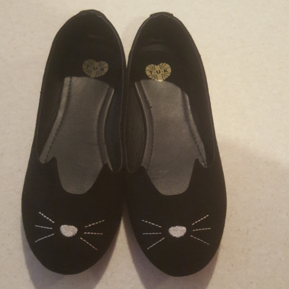 Black Kitty Tuk shoes